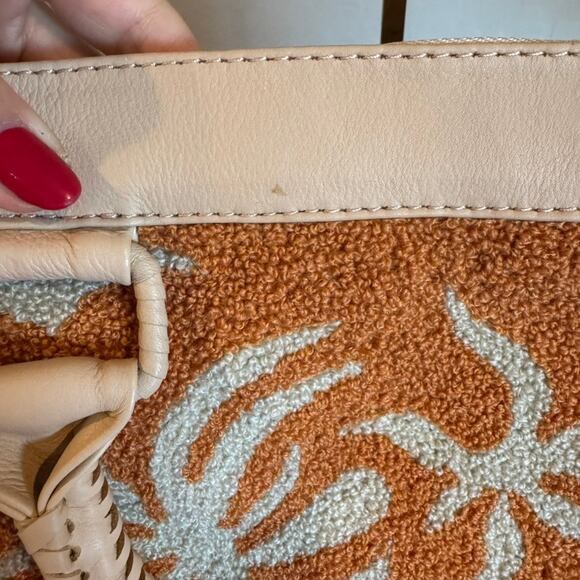 CLEOBELLA Breezy Palms Weekend Bag NWT Moccasin Sold Out - Picture 6 of 16